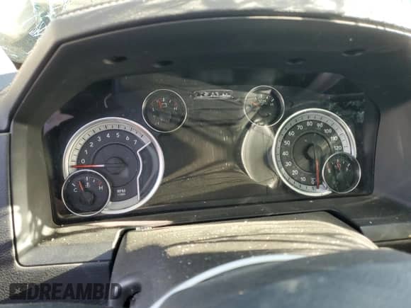 2018 Ram 1500 Laramie z VIN 1C6RR7NT4JS180492, wystawiony jako Copart lot #70473225 z przebiegiem Nie podano mil oraz Szkoda całkowita • Salvage title. Historia ofert i sprzedaży dostępna na DreamBid. Obrazek 9.