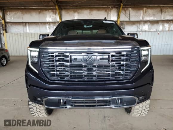 2024 GMC Sierra 1500 Denali Ultimate с VIN 1GTUUHE85RZ358402, выставлен на аукционе Copart как лот 82075255 с пробегом 3 866 миль миль и Списание • Salvage title. История ставок и продаж доступна на DreamBid. Изображение 5.