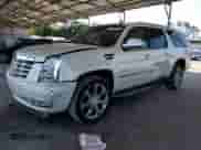 2013 Cadillac Escalade ESV Luxury с VIN 1GYS4HEF6DR277577, выставлен на аукционе Copart как лот 72080895 с пробегом 172 161 миль миль и Списание • Salvage title. История ставок и продаж доступна на DreamBid. Изображение 1.