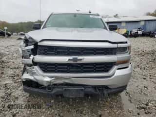 2018 Chevrolet Silverado 1500 Custom z VIN 1GCVKPEC0JZ139943, wystawiony jako Copart lot #83831655 z przebiegiem 228 232 mil mil oraz Szkoda całkowita • Salvage title. Historia ofert i sprzedaży dostępna na DreamBid. Obrazek 5.