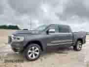 2019 Ram 1500 Limited z VIN 1C6RREHT4KN683634, wystawiony jako Copart lot #60468245 z przebiegiem 78 813 mil mil oraz Szkoda całkowita • Salvage title. Historia ofert i sprzedaży dostępna na DreamBid. Obrazek 1.