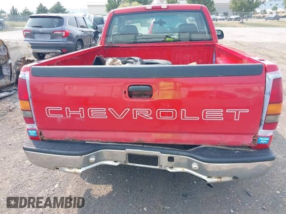 2000 Chevrolet Silverado 1500 LS with VIN 1GCEC14W0YZ292676, listed as a IAAI auction lot 42950714 with 149,605 mi miles and . Bid and sale history available at DreamBid. Image 6.