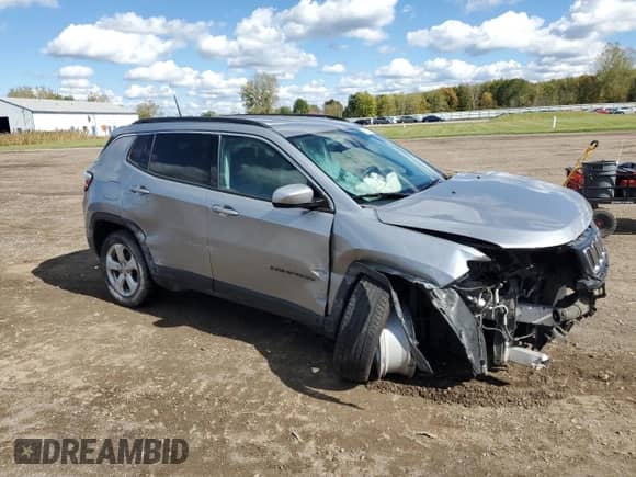 2018 Jeep Compass Latitude z VIN 3C4NJDBB8JT354863, wystawiony jako Copart lot #85850875 z przebiegiem 92 084 mil mil oraz Szkoda całkowita • Salvage title. Historia ofert i sprzedaży dostępna na DreamBid. Obrazek 4.