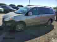 2008 Toyota Sienna XLE z VIN 5TDBK22C08S016536, wystawiony jako Copart lot #85568265 z przebiegiem 137 006 mil mil oraz Szkoda całkowita • Salvage title. Historia ofert i sprzedaży dostępna na DreamBid. Obrazek 1.