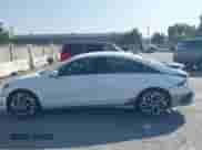 2023 Hyundai Ioniq 6 SEL с VIN KMHM34AA2PA047926, выставлен на аукционе IAAI как лот 42565524 с пробегом 15 384 миль миль и . История ставок и продаж доступна на DreamBid. Изображение 15.