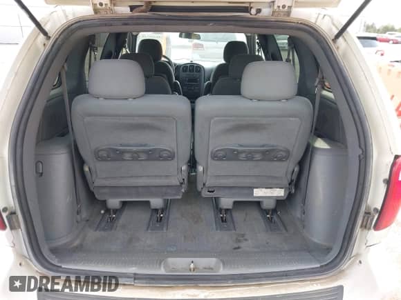 2004 Dodge Caravan SXT with VIN 1D4GP45R74B543612, listed as a IAAI auction lot 41889733 with 205,161 mi miles and . Bid and sale history available at DreamBid. Image 12.