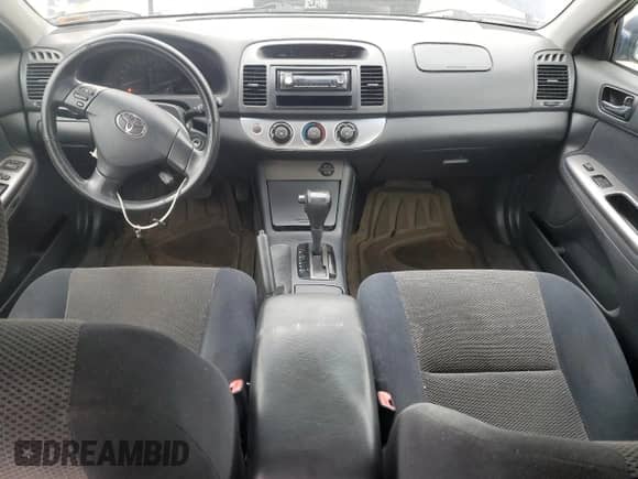 2005 Toyota Camry STD с VIN 4T1BE32K95U010533, выставлен на аукционе Copart как лот 90424405 с пробегом 229 920 миль миль и Чистый • Clean title. История ставок и продаж доступна на DreamBid. Изображение 8.