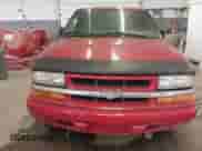 2000 Chevrolet Blazer LS с VIN 1GNCT18WXYK264109, выставлен на аукционе IAAI как лот 42047484 с пробегом Не указан миль и . История ставок и продаж доступна на DreamBid. Изображение 6.
