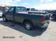 2002 Ford F-150 XL z VIN 1FTRF18232NB18258, wystawiony jako IAAI lot #42123898 z przebiegiem 152 214 mil mil oraz . Historia ofert i sprzedaży dostępna na DreamBid. Obrazek 3.