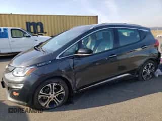 2020 Chevrolet Bolt EV Premier z VIN 1G1FZ6S01L4106849, wystawiony jako Copart lot #71180772 z przebiegiem 32 315 mil mil oraz . Historia ofert i sprzedaży dostępna na DreamBid. Obrazek 1.