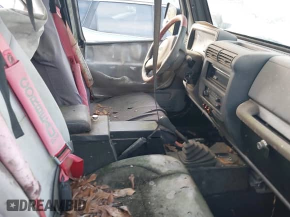 1997 Jeep Wrangler with VIN IJ4FY19S7VP440254, listed as a IAAI auction lot 41220711 with 218,398 mi miles and . Bid and sale history available at DreamBid. Image 5.