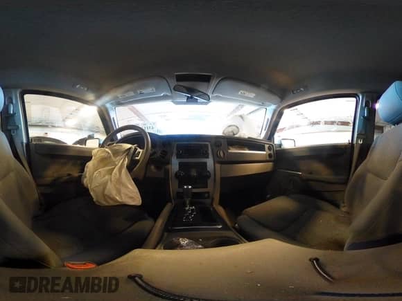 2008 Jeep Commander Sport с VIN 1J8HG48K28C235739, выставлен на аукционе IAAI как лот 43112454 с пробегом 150 532 миль миль и . История ставок и продаж доступна на DreamBid. Изображение 18.