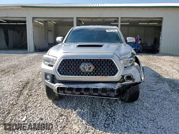 2018 Toyota Tacoma SR5 with VIN 5TFRZ5CN5JX066473, listed as a Copart auction lot 50875405 with 55,391 mi miles and Salvage title. Bid and sale history available at DreamBid. Image 14.