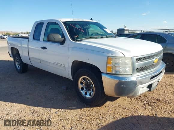 2012 Chevrolet Silverado 1500 LS z VIN 1GCRCREA1CZ180190, wystawiony jako IAAI lot #43498150 z przebiegiem 298 253 mil mil oraz . Historia ofert i sprzedaży dostępna na DreamBid. Obrazek 1.