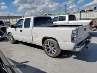 2004 Chevrolet Silverado 1500 LS с VIN 2GCEC19T941300727, выставлен на аукционе Copart как лот 85302805 с пробегом Не указан миль и Списание • Salvage title. История ставок и продаж доступна на DreamBid. Изображение 2.