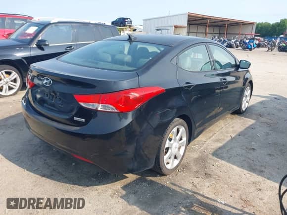 2013 Hyundai Elantra GLS z VIN KMHDH4AEXDU656597, wystawiony jako IAAI lot #42389315 z przebiegiem 173 093 mil mil oraz . Historia ofert i sprzedaży dostępna na DreamBid. Obrazek 4.