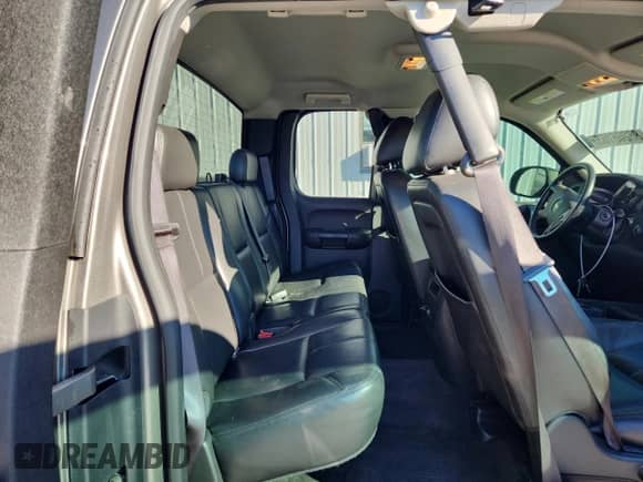 2013 Chevrolet Silverado 1500 LT z VIN 1GCRKSE74DZ262236, wystawiony jako Copart lot #86266165 z przebiegiem 176 514 mil mil oraz Szkoda całkowita • Salvage title. Historia ofert i sprzedaży dostępna na DreamBid. Obrazek 10.