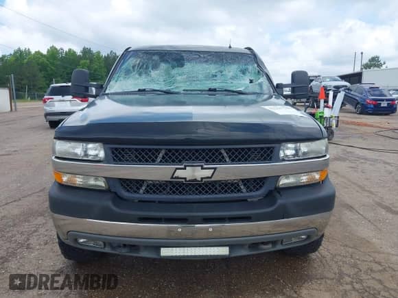 2002 Chevrolet Silverado 2500HD LS z VIN 1GCHK29132E156611, wystawiony jako IAAI lot #42227369 z przebiegiem 342 075 mil mil oraz . Historia ofert i sprzedaży dostępna na DreamBid. Obrazek 12.