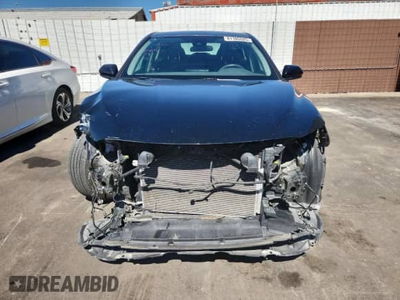 2021 Toyota Camry LE z VIN 4T1C11AK7MU600170, wystawiony jako Copart lot #81105525 z przebiegiem 87 517 mil mil oraz Szkoda całkowita • Salvage title. Historia ofert i sprzedaży dostępna na DreamBid. Obrazek 5.