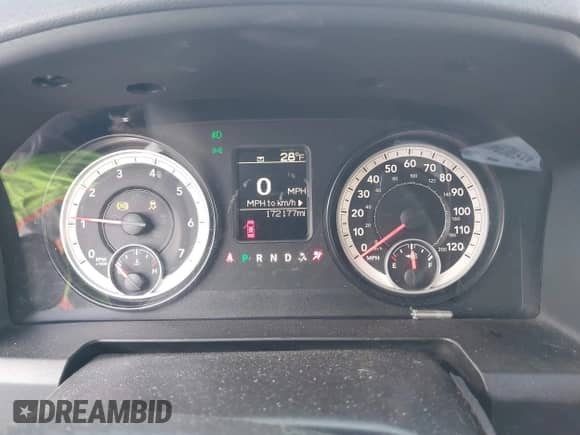 2013 Ram 1500 Tradesman z VIN 1C6RR7FT3DS719056, wystawiony jako IAAI lot #41530209 z przebiegiem 172 177 mil mil oraz . Historia ofert i sprzedaży dostępna na DreamBid. Obrazek 7.