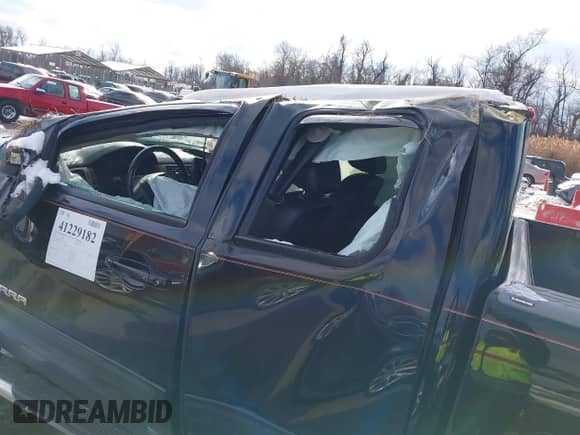 2010 GMC Sierra 1500 SLT with VIN 1GTSKWE39AZ283391, listed as a IAAI auction lot 41229182 with Not provided miles and . Bid and sale history available at DreamBid. Image 14.