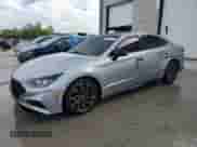 2020 Hyundai Sonata SEL Plus z VIN 5NPEJ4J21LH028813, wystawiony jako Copart lot #71862175 z przebiegiem 97 588 mil mil oraz Szkoda całkowita • Salvage title. Historia ofert i sprzedaży dostępna na DreamBid. Obrazek 1.