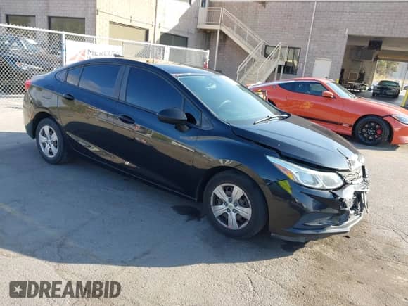 2018 Chevrolet Cruze LS с VIN 1G1BC5SM2J7206676, выставлен на аукционе IAAI как лот 43084482 с пробегом 144 509 миль миль и . История ставок и продаж доступна на DreamBid. Изображение 1.