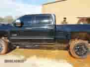 2016 Chevrolet Silverado 2500HD LT z VIN 1GC1KVE85GF250173, wystawiony jako IAAI lot #41199009 z przebiegiem 155 688 mil mil oraz . Historia ofert i sprzedaży dostępna na DreamBid. Obrazek 14.