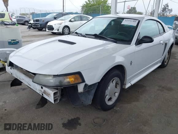 2001 Ford Mustang Standard with VIN 1FAFP40411F111810, listed as a IAAI auction lot 42191705 with 180,413 mi miles and . Bid and sale history available at DreamBid. Image 2.