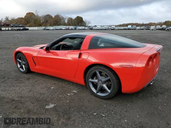 2012 Chevrolet Corvette 2LT z VIN 1G1YF2DW9C5108547, wystawiony jako Copart lot #77743314 z przebiegiem 10 787 mil mil oraz Czysty tytuł • Clean title. Historia ofert i sprzedaży dostępna na DreamBid. Obrazek 2.