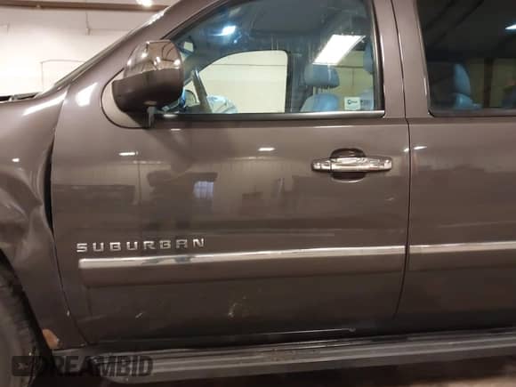 2011 Chevrolet Suburban LTZ с VIN 1GNSKKE32BR246555, выставлен на аукционе IAAI как лот 42707570 с пробегом 198 849 миль миль и . История ставок и продаж доступна на DreamBid. Изображение 20.