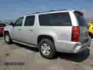 2010 Chevrolet Suburban LT z VIN 1GNUCJE04AR216753, wystawiony jako Copart lot #72060635 z przebiegiem 154 206 mil mil oraz Czysty tytuł • Clean title. Historia ofert i sprzedaży dostępna na DreamBid. Obrazek 2.