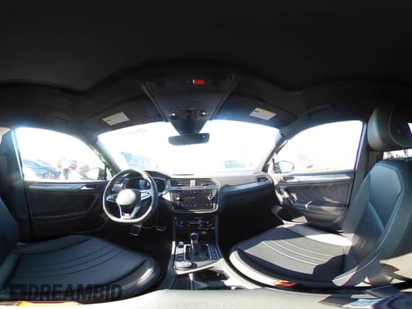 2022 Volkswagen Tiguan SE R-Line Black с VIN 3VV8B7AX5NM102739, выставлен на аукционе IAAI как лот 42941712 с пробегом 29 679 миль миль и . История ставок и продаж доступна на DreamBid. Изображение 18.