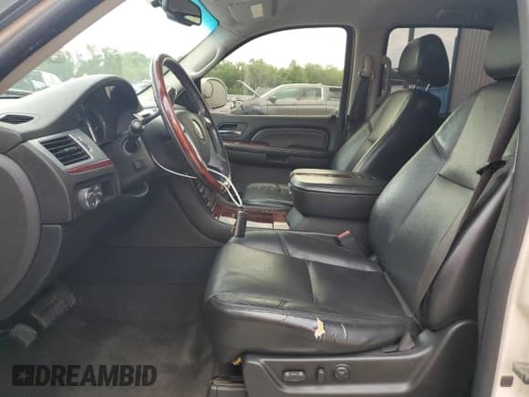 2009 Cadillac Escalade z VIN 1GYFC13289R220946, wystawiony jako Copart lot #66298703 z przebiegiem 184 914 mil mil oraz Szkoda całkowita • Salvage title. Historia ofert i sprzedaży dostępna na DreamBid. Obrazek 7.