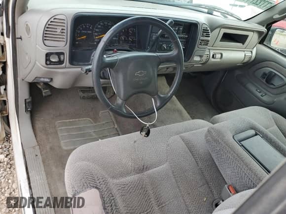1998 Chevrolet Silverado 2500 с VIN 1GCGK29J7WE205052, выставлен на аукционе Copart как лот 77227114 с пробегом 170 220 миль миль и Чистый • Clean title. История ставок и продаж доступна на DreamBid. Изображение 8.