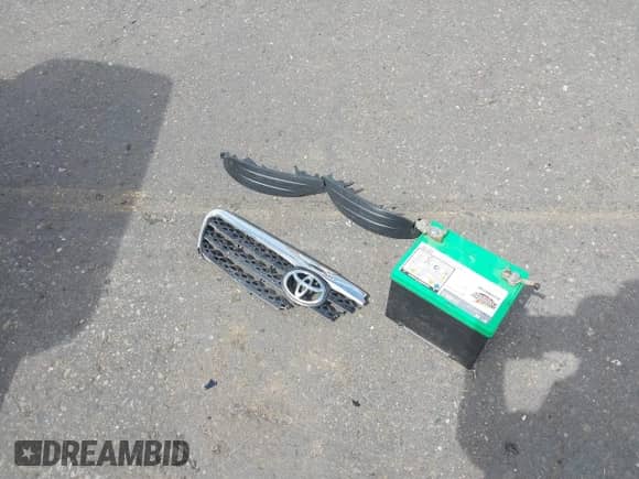 2006 Toyota Corolla LE z VIN 1NXBR32E46Z738230, wystawiony jako IAAI lot #42873364 z przebiegiem 60 907 mil mil oraz . Historia ofert i sprzedaży dostępna na DreamBid. Obrazek 12.