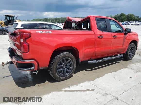 2022 Chevrolet Silverado 1500 Custom with VIN 1GCRYBEK9NZ221699, listed as a Copart auction lot 62661405 with 71,018 mi miles and Salvage title. Bid and sale history available at DreamBid. Image 3.