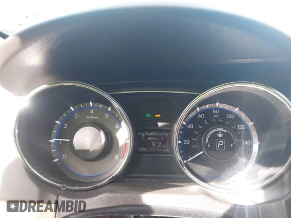 2014 Hyundai Sonata GLS z VIN 5NPEB4AC2EH825306, wystawiony jako IAAI lot #43479121 z przebiegiem 103 138 mil mil oraz . Historia ofert i sprzedaży dostępna na DreamBid. Obrazek 7.