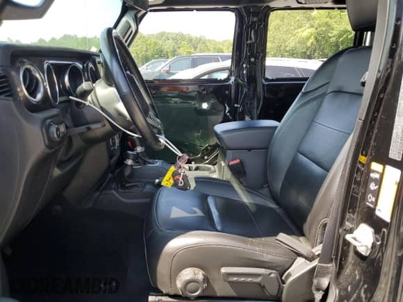 2021 Jeep Wrangler Unlimited Sahara Altitude z VIN 1C4HJXEG6MW736815, wystawiony jako Copart lot #64779455 z przebiegiem 56 496 mil mil oraz Szkoda całkowita • Salvage title. Historia ofert i sprzedaży dostępna na DreamBid. Obrazek 7.