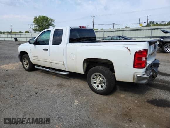 2012 Chevrolet Silverado 1500 LS z VIN 1GCRCREAXCZ109716, wystawiony jako Copart lot #84208005 z przebiegiem 209 008 mil mil oraz Szkoda całkowita • Salvage title. Historia ofert i sprzedaży dostępna na DreamBid. Obrazek 2.