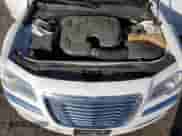 2012 Chrysler 300 Limited z VIN 2C3CCACGXCH307327, wystawiony jako Copart lot #82133095 z przebiegiem 226 977 mil mil oraz Szkoda całkowita • Salvage title. Historia ofert i sprzedaży dostępna na DreamBid. Obrazek 11.