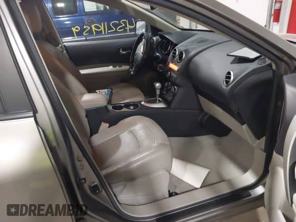 2010 Nissan Rogue S with VIN JN8AS5MV6AW142826, listed as a IAAI auction lot 43211959 with 118,458 mi miles and . Bid and sale history available at DreamBid. Image 5.