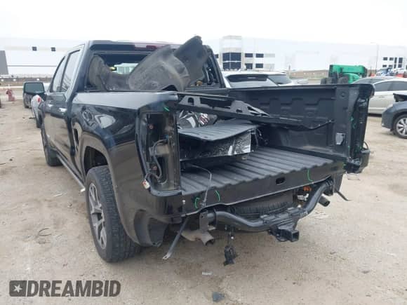 2022 GMC Sierra 1500 Denali z VIN 3GTUUGED6NG676613, wystawiony jako IAAI lot #43119392 z przebiegiem 22 278 mil mil oraz . Historia ofert i sprzedaży dostępna na DreamBid. Obrazek 3.