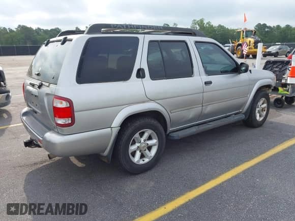 2004 Nissan Pathfinder SE with VIN JN8DR09XX4W806281, listed as a IAAI auction lot 42411982 with 259,921 mi miles and . Bid and sale history available at DreamBid. Image 4.