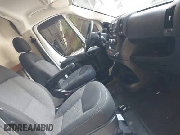 2020 Ram ProMaster Cargo с VIN 3C6TRVDG9LE106702, выставлен на аукционе IAAI как лот 39836507 с пробегом 45 271 миль миль и . История ставок и продаж доступна на DreamBid. Изображение 5.