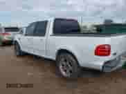 2003 Ford F-150 XLT z VIN 1FTRW07613KA47613, wystawiony jako IAAI lot #43285128 z przebiegiem 301 117 mil mil oraz . Historia ofert i sprzedaży dostępna na DreamBid. Obrazek 6.