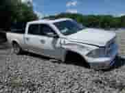 2016 Ram 1500 Laramie z VIN 1C6RR7VT2GS157530, wystawiony jako Copart lot #61051075 z przebiegiem 116 655 mil mil oraz Szkoda całkowita • Salvage title. Historia ofert i sprzedaży dostępna na DreamBid. Obrazek 4.