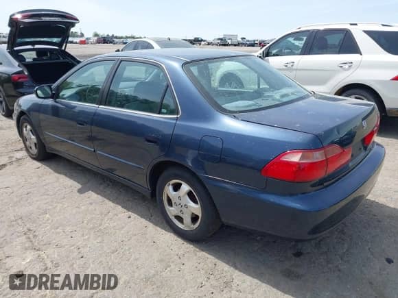 2000 Honda Accord EX with VIN 1HGCG5661YA134847, listed as a IAAI auction lot 41925692 with 188,169 mi miles and . Bid and sale history available at DreamBid. Image 3.