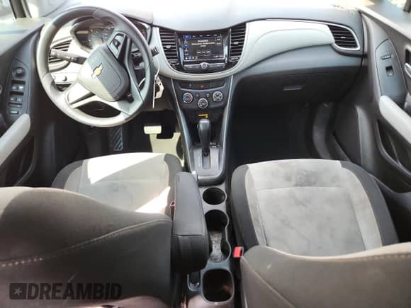 2018 Chevrolet Trax LS z VIN 3GNCJKSB1JL245406, wystawiony jako Copart lot #71591095 z przebiegiem 118 764 mil mil oraz Szkoda całkowita • Salvage title. Historia ofert i sprzedaży dostępna na DreamBid. Obrazek 8.