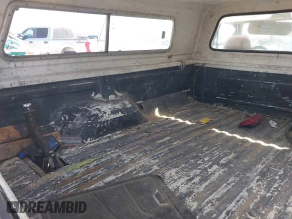 1985 Ford F-250 with VIN 1FTHF2510FPA88112, listed as a IAAI auction lot 42871694 with 8,209 mi miles and . Bid and sale history available at DreamBid. Image 8.